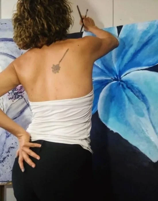 Alezza pintando Alezza pintando